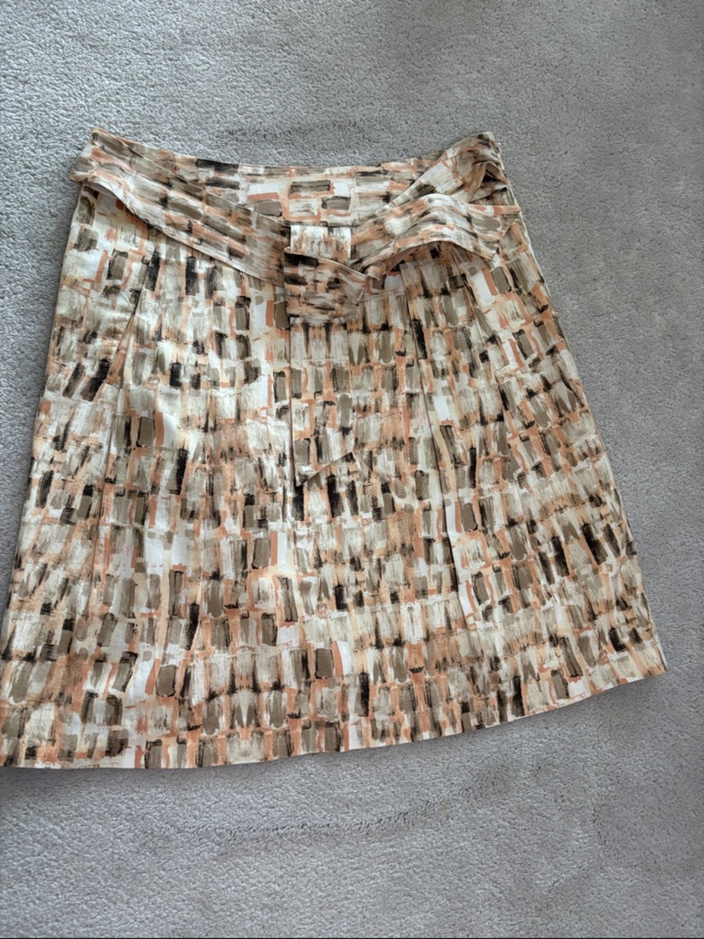 Skirt - A-Line lined skirt Beige, Black & Cream w/hidden side pockets.
